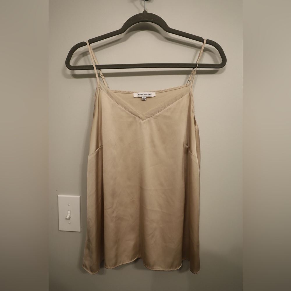 Champagne tank in medium